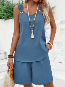 Conjunto Feminino de Top com Alça e Shorts Sólido